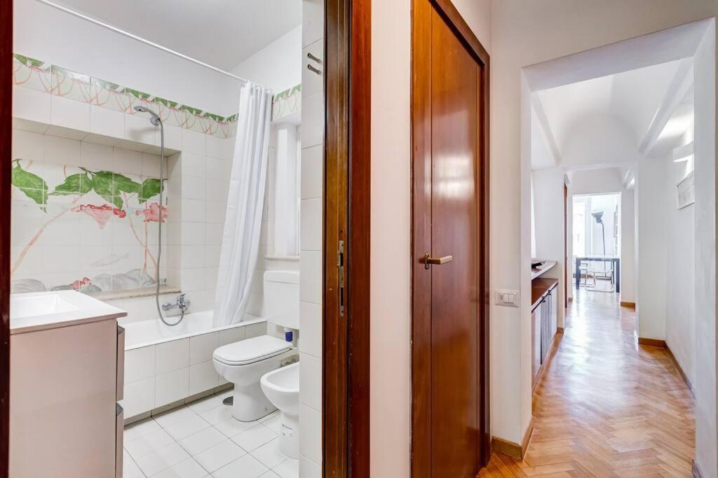 Luminous Apartment Few Steps From Piazza Navona Экстерьер фото