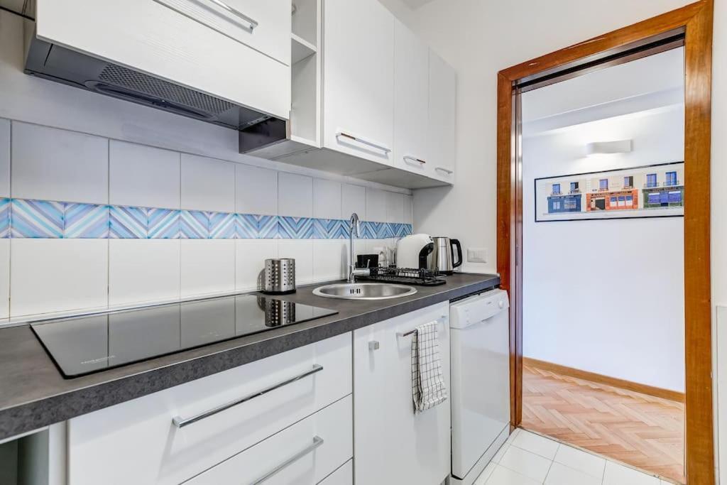 Luminous Apartment Few Steps From Piazza Navona Экстерьер фото